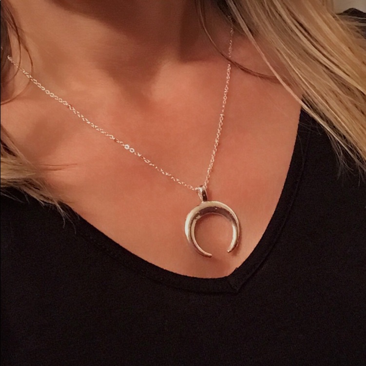 Crescent Horn Beaded Chain Necklace In Gold